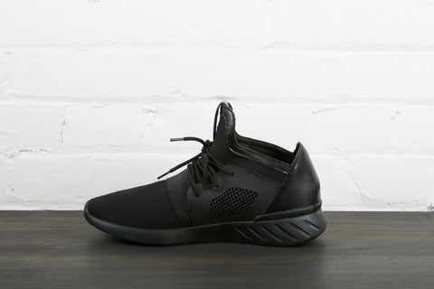 Upload - All Black Sneaker Right Foot